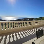 De Maître Avec Climatisation Et Vue Sur - Fr-1-768-129 * Roquebrune-sur Argens