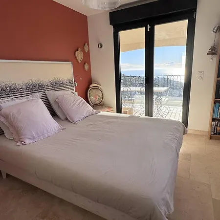 Villa De Maître Avec Climatisation Et Vue Sur - Fr-1-768-129 *